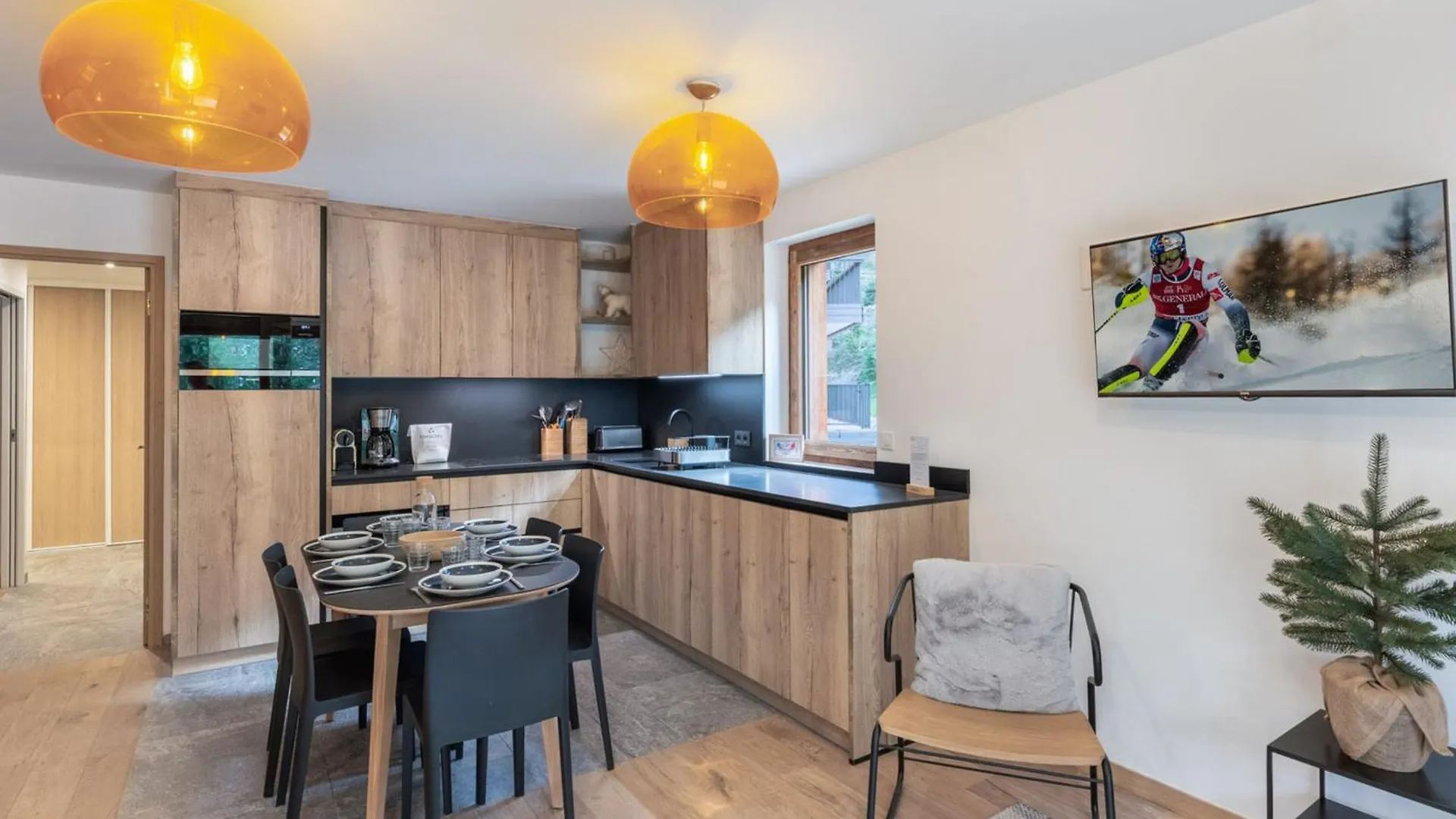 Lejlighed Appartement Familial Skis Aux Pieds A Courchevel - 6 Personnes, Confort Moderne - Fr-1-563-109